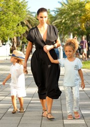 Кортни и Ким Кардашян: Майамские мамочки