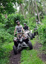 Зак Эфрон на Филиппинах: Эксклюзивные фото