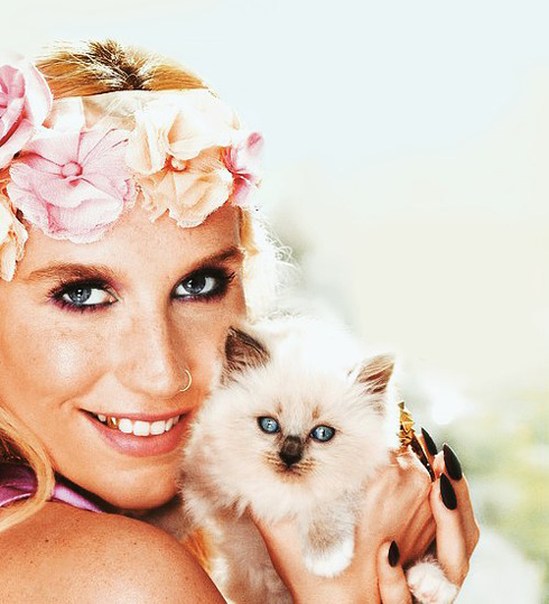 Ke$ha на страницах февральского выпуска журнала Seventeen