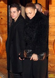 Певица Дженифер Лопес и ее бойфренд Каспер Смарт еще вместе