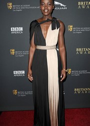 Лучшие образы знаменитостей за прошедшую неделю