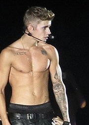 Джастин Бибер разделся во время концерта в Австралии