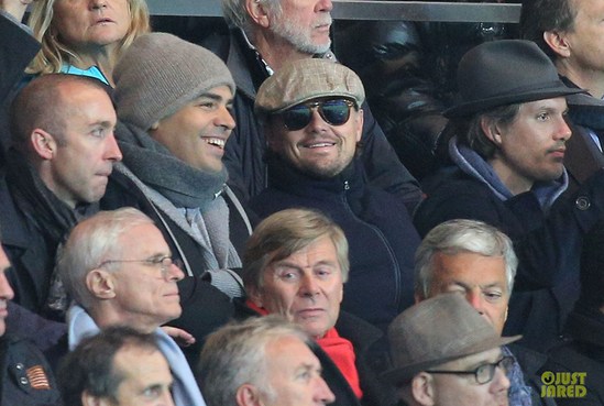 Примерный сын: Леонардо ди Каприо сходил на футбол с мамой