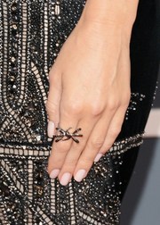 Украшения и аксессуары звезд на церемонии "Грэмми-2013"