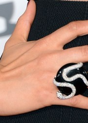 Украшения и аксессуары звезд на церемонии "Грэмми-2013"