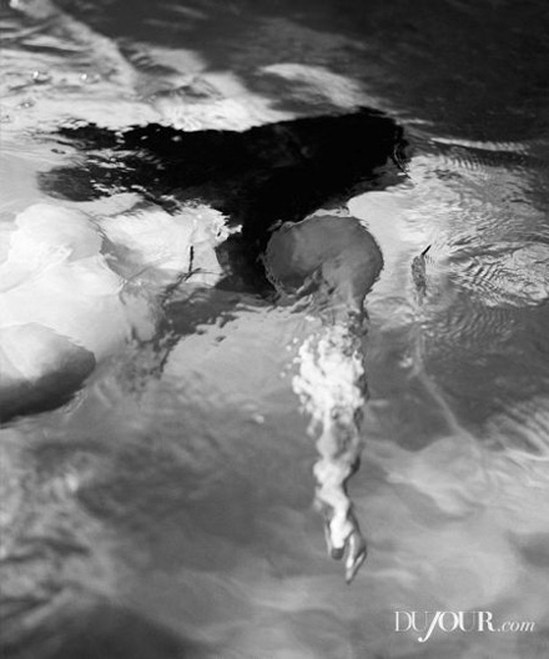 Беременная Ким Кардашян позирует для весеннего номера DuJour