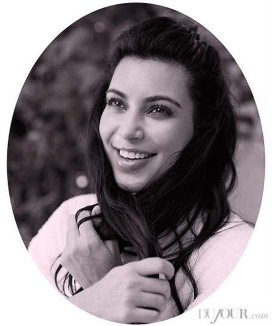 Беременная Ким Кардашян позирует для весеннего номера DuJour