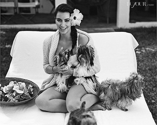 Беременная Ким Кардашян позирует для весеннего номера DuJour