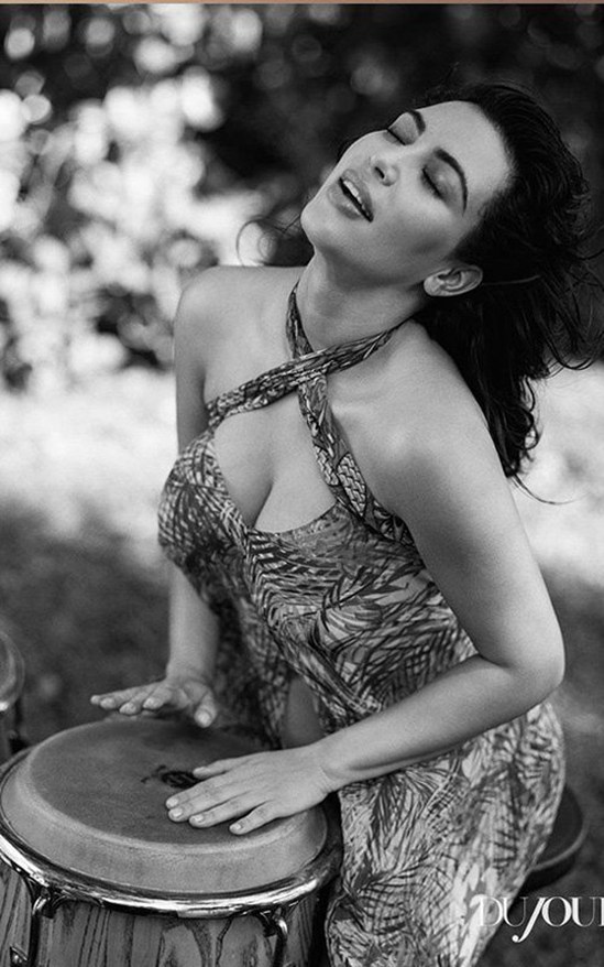 Беременная Ким Кардашян позирует для весеннего номера DuJour