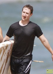 Марк Цукерберг с женой Присциллой отдыхает на Гавайях