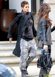 Беременная Холли Берри в Нью-Йорке: Первые фото