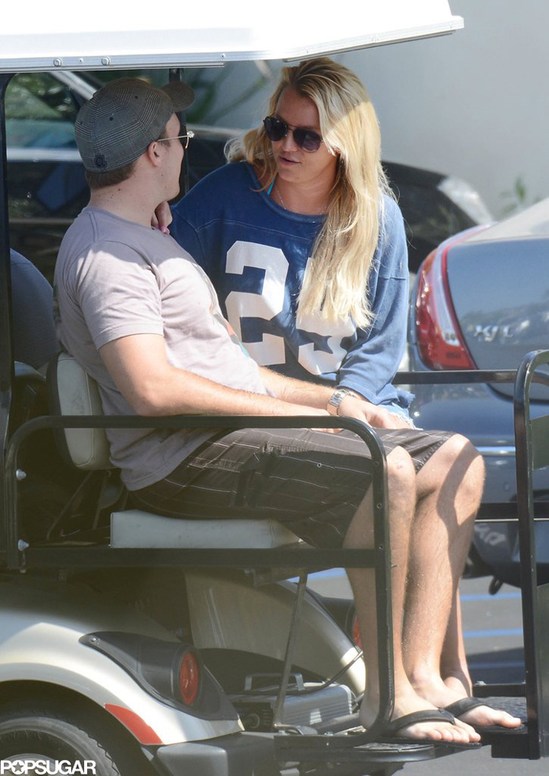 Сладкая парочка: Бритни Спирс в бикини рядом с бойфрендом