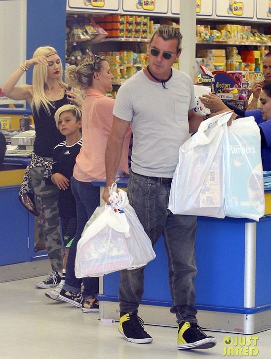 Гвен Стефани с мужем и детьми побывала в Лондоне