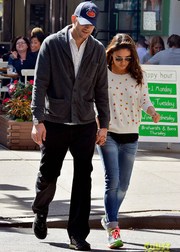 Эштон Катчер и Мила Кунис на прогулке в Нью-Йорке