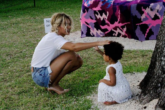 Бейонсе поделилась новыми фотографиями своей семьи