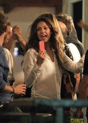 Нина Добрев отправилась на свидание с новым бойфрендом