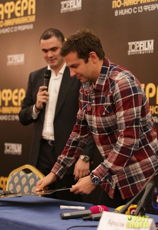 Брэдли Купер представил "Аферу по-американски" в Москве