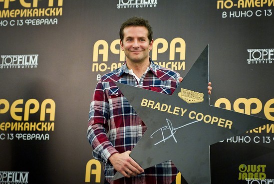 Брэдли Купер представил "Аферу по-американски" в Москве