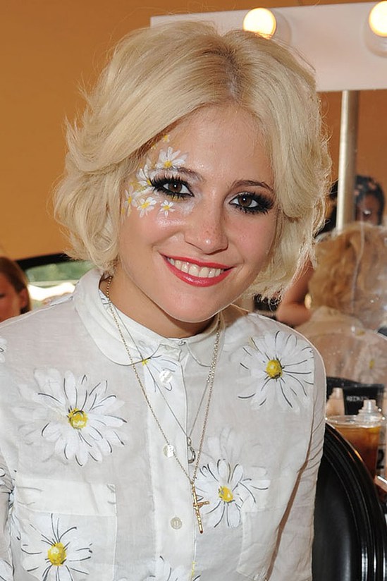 Прически знаменистотей: Стрижка боб расскажет о характере