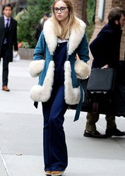 Зимний тренд: Звезды показывают, как носить теплое пальто