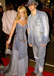 Двойной деним: Знаменитости в джинсовой одежде