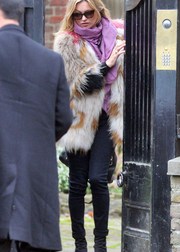 Теплее, еще теплее: Знаменитости в стильных пальто