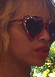 Бейонсе поделилась фотографиями с отдыха на Гавайях