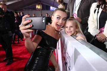 People's Choice Awards 2016: Лучшие фото звезд на церемонии