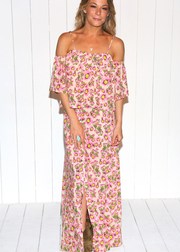 15 ярких и стильных образов знаменитостей этим летом