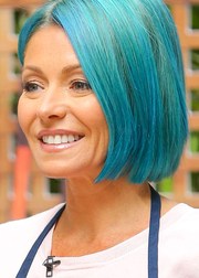 Царство синего: Знаменитости с голубыми волосами