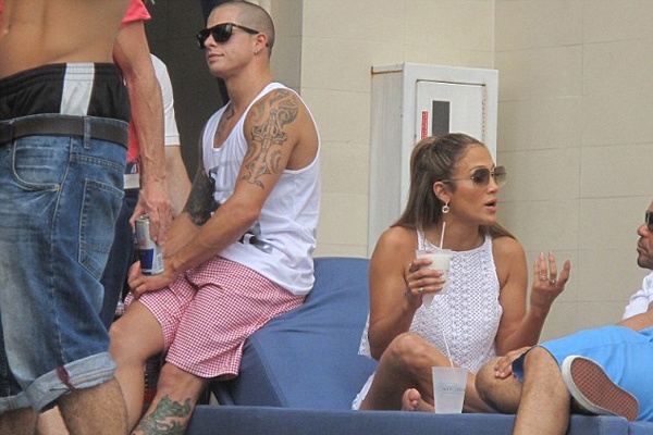 Дженифер Лопес и Каспер Смарт в Лас-Вегасе 18 августа