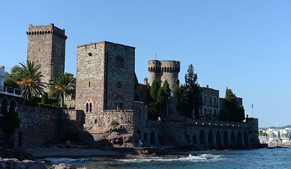 Аврил Лавин и Чад Крюгер сыграли свадьбу во Франции