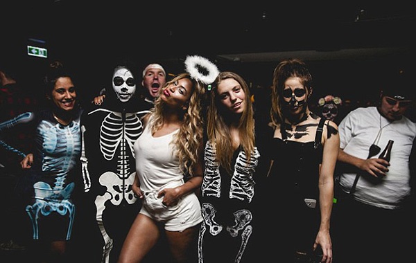 Бейонсе встретила Хэллоуин в костюме ангела