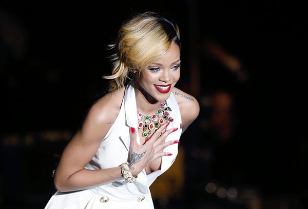 Рианна в рекламе косметики MAC